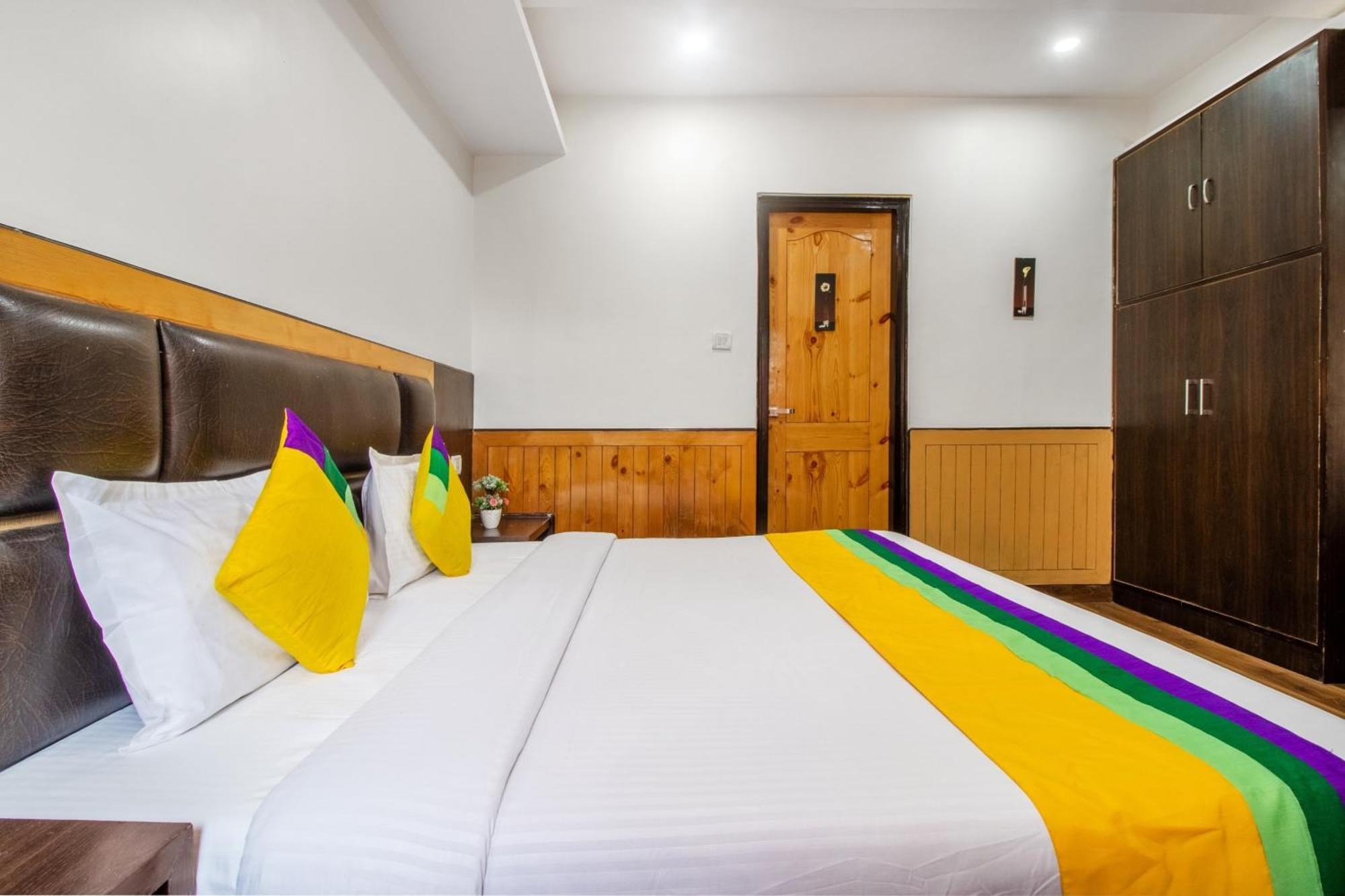 Itsy Hotels Avantika With Forest View Shimla Extérieur photo