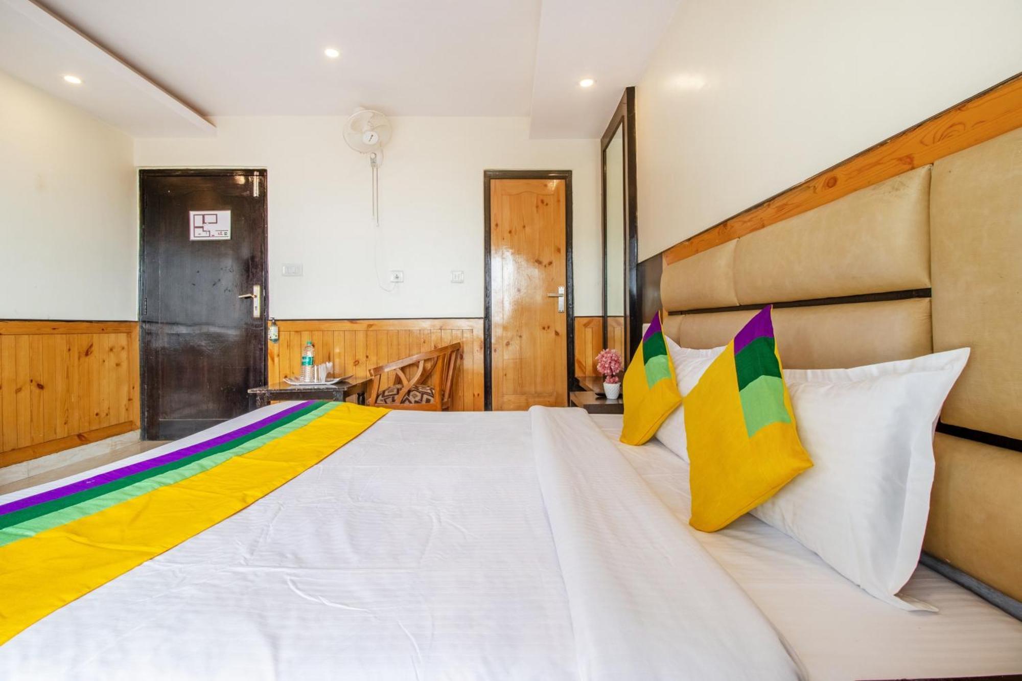 Itsy Hotels Avantika With Forest View Shimla Extérieur photo